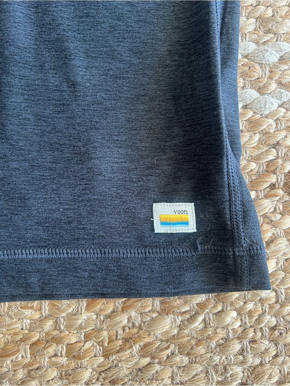 Vuori Strato Tech Tank Men’s Charcoal HeatherPerformance Tank - Picture 4 of 5